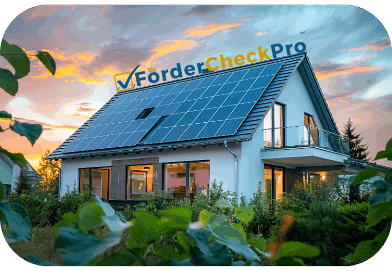 Haus mit Solaranlage und Logo